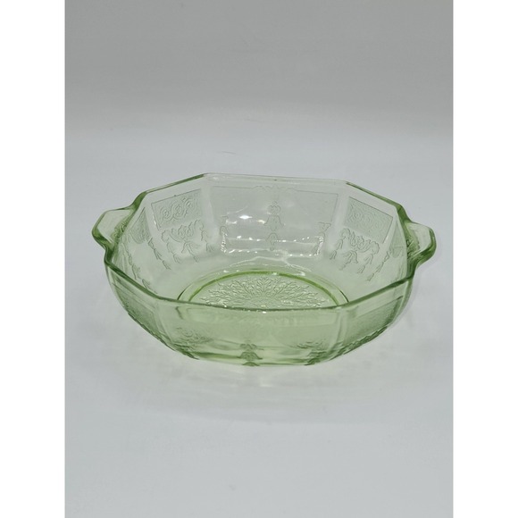 Anchor Hocking Princess Green Uranium Glass Handled Nappy Dish Octagonal 6